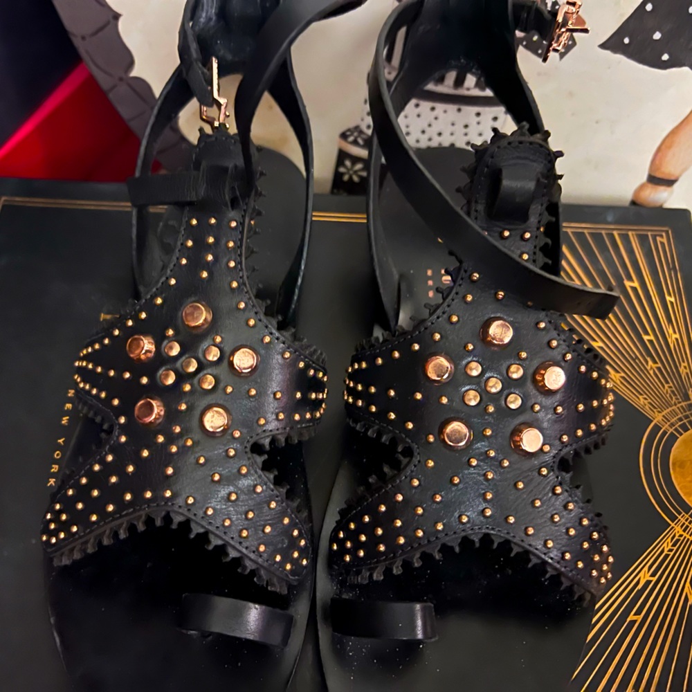 Black starfish Ivy Kirzhner leather sandals Sz 6
